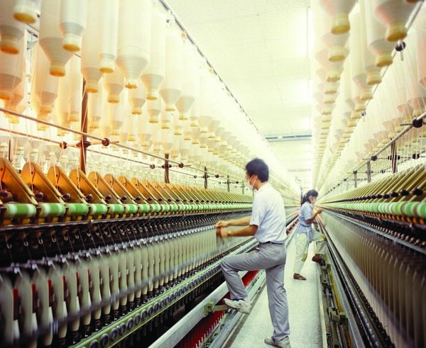 纺织工人图片