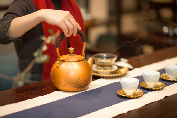 铜壶茶碟系列艺术摄影