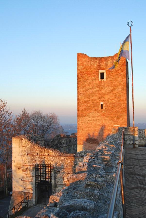 城堡碉楼建筑图片