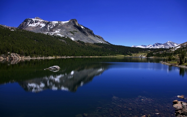 湖光山色风景