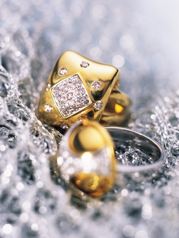 黄金钻石戒指图片