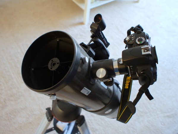 尼康数码单反相机适配器的猎户座望远镜