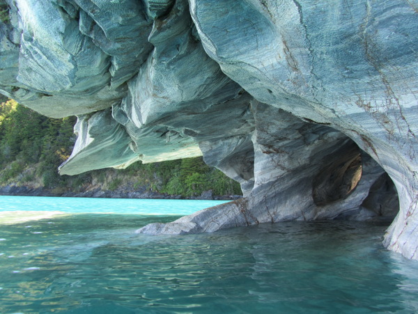 天然洞穴风景图片