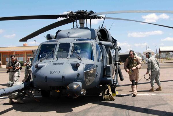 UH60美军黑鹰直升机图片