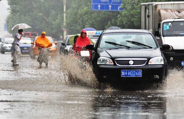 下雨天图片