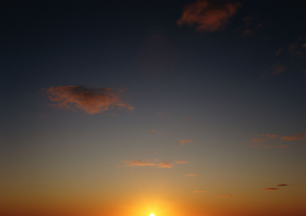 日色天空