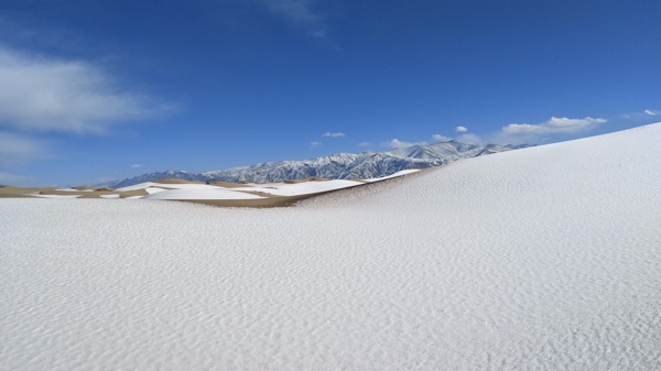 沙漠雪景雪地