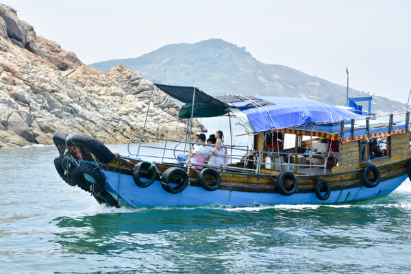 出海捕鱼船