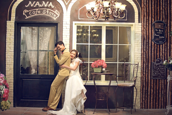 咖啡厅主题婚纱摄影图片
