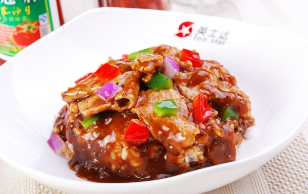 黑椒牛肉焗饭图片