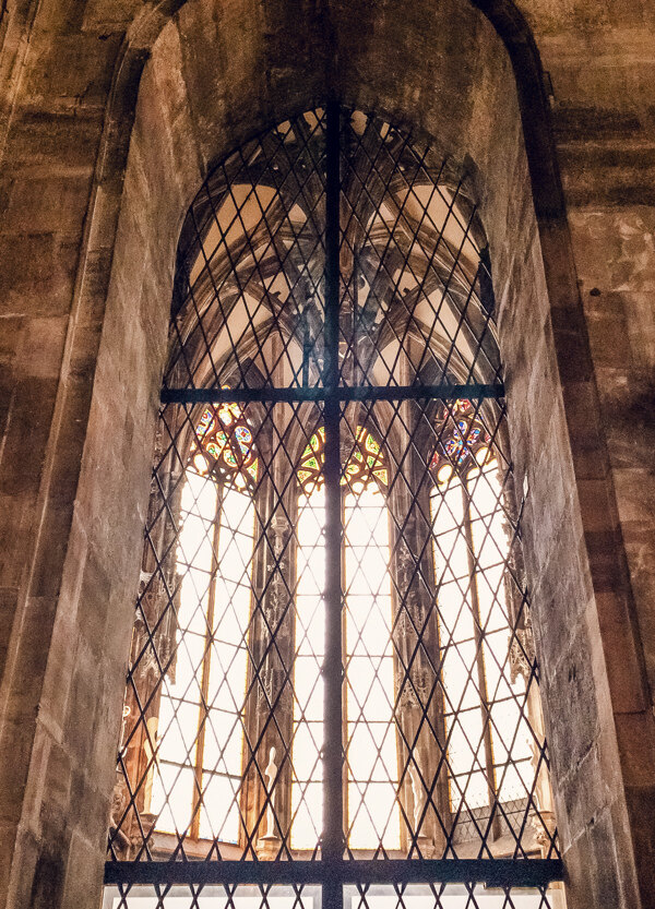 维也纳教堂镂空的窗户