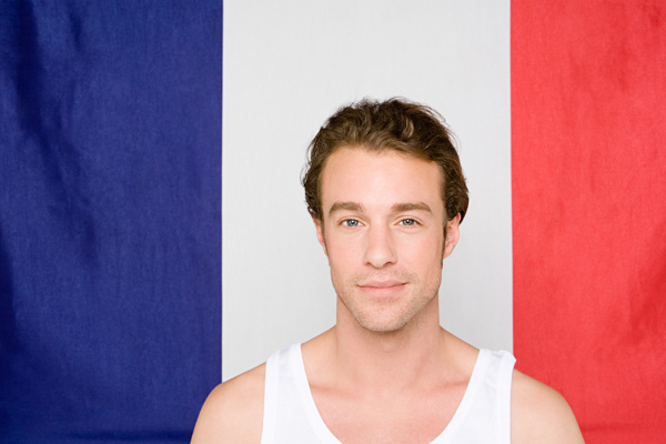 国旗背景与外国男性图片