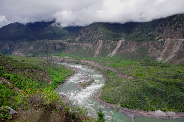 雅鲁藏布大峡谷风景