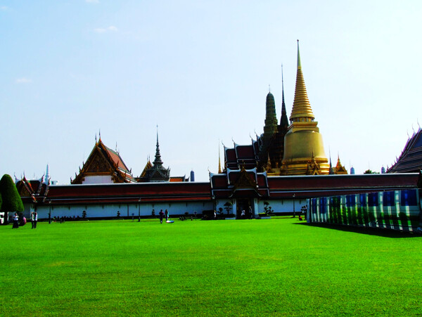 泰国大皇宫草坪图片