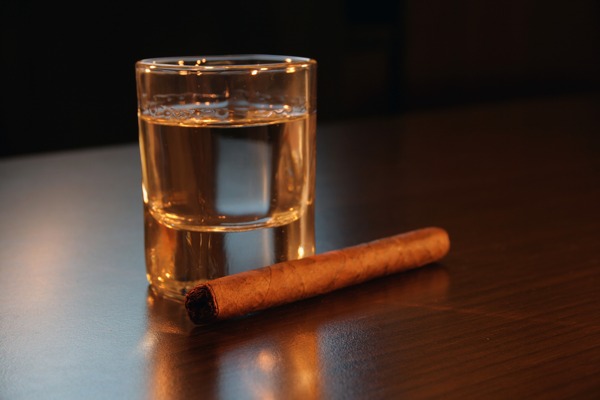 龙舌兰酒和雪茄