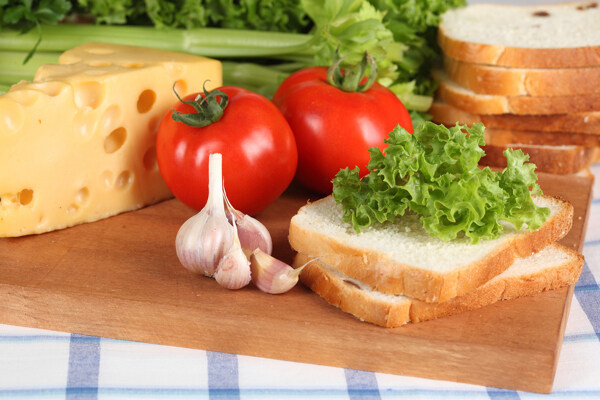 奶酪面包西红柿图片