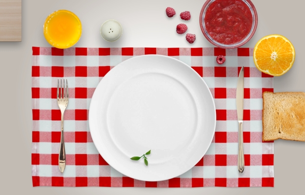 俯视图西式餐饮餐具刀叉盘子配料桌布