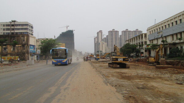 建设中的公路图片