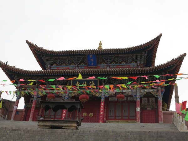 青海南山寺图片