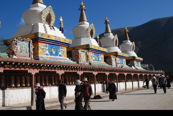 藏族寺庙图片