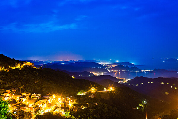 台湾九份山城夜景图片