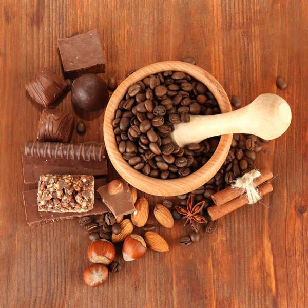 咖啡豆与巧克力干果图片