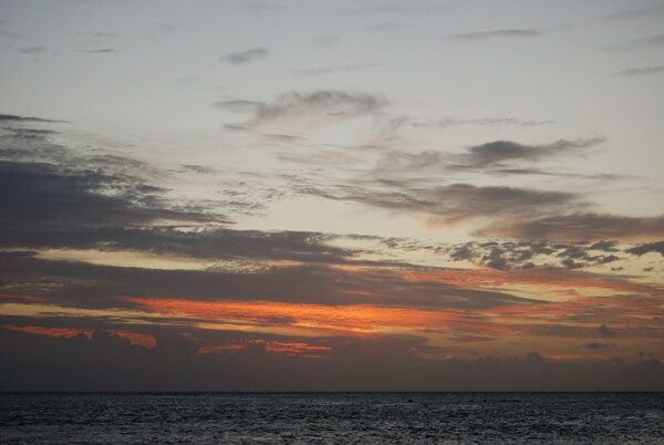 马尔代夫伦格里岛日落海景图片
