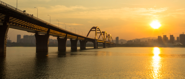 夕阳下的福元西路大桥之二